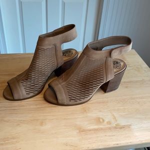 Vince Camuto Cashmere Wedge Booties Open Toe Tan Size 5
